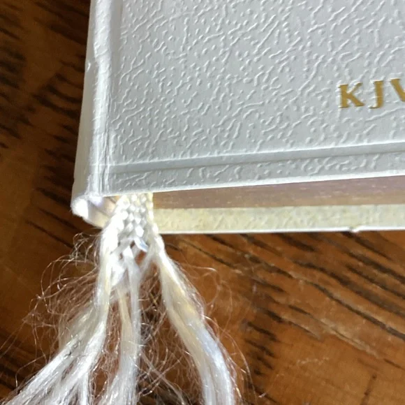 White Holy Bible - KJV Edition - Picture 5 of 5